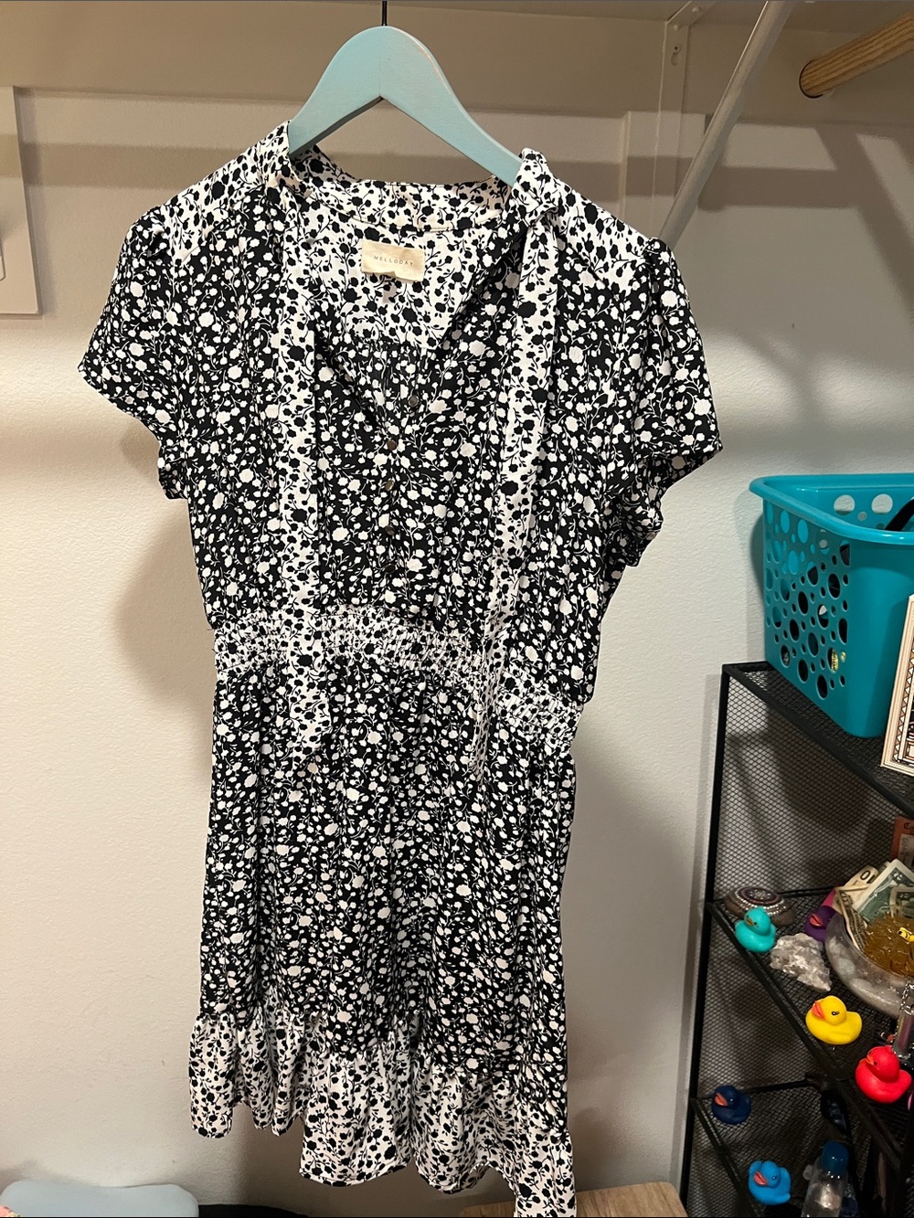 MELLODAY Black & White Floral Tie-Detail Top
